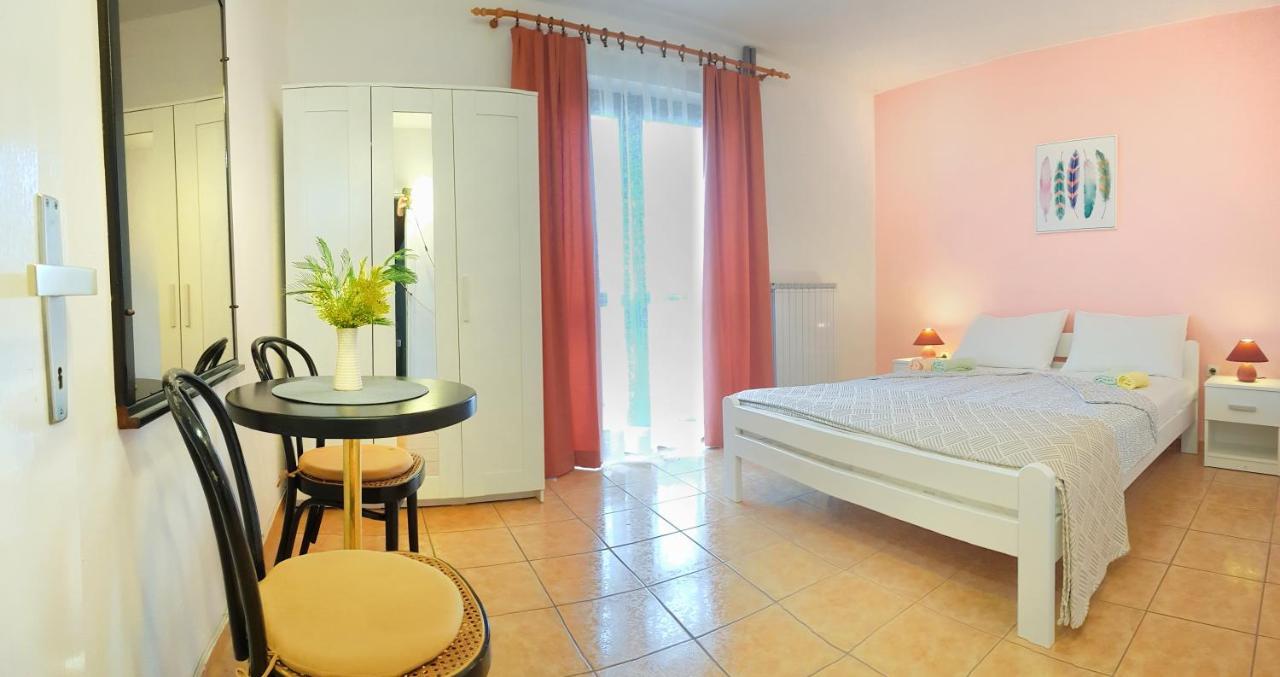 Apartments Lori Poreč Eksteriør bilde