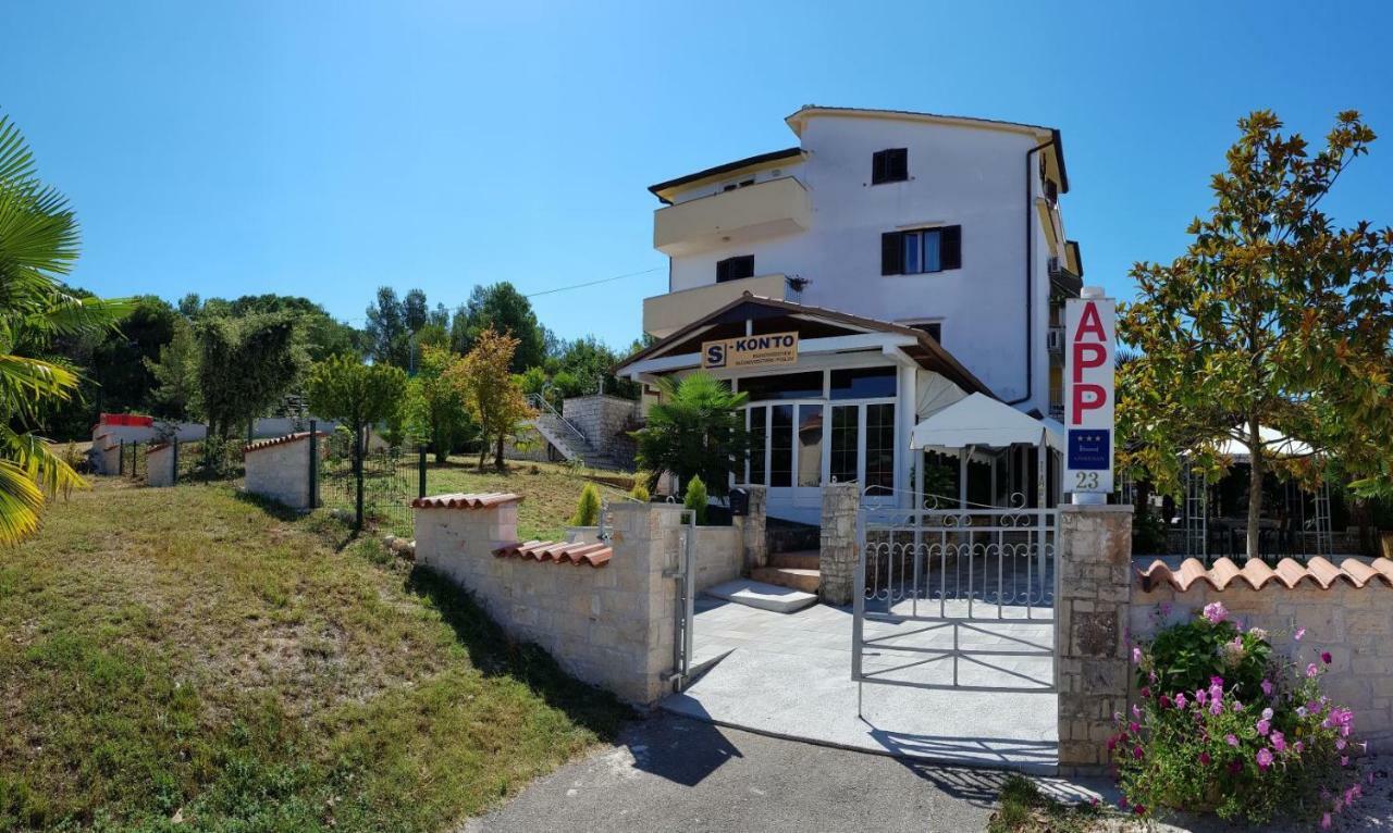 Apartments Lori Poreč Eksteriør bilde